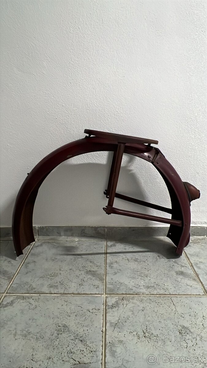 Predam zadny blatnik na Jawa Perak