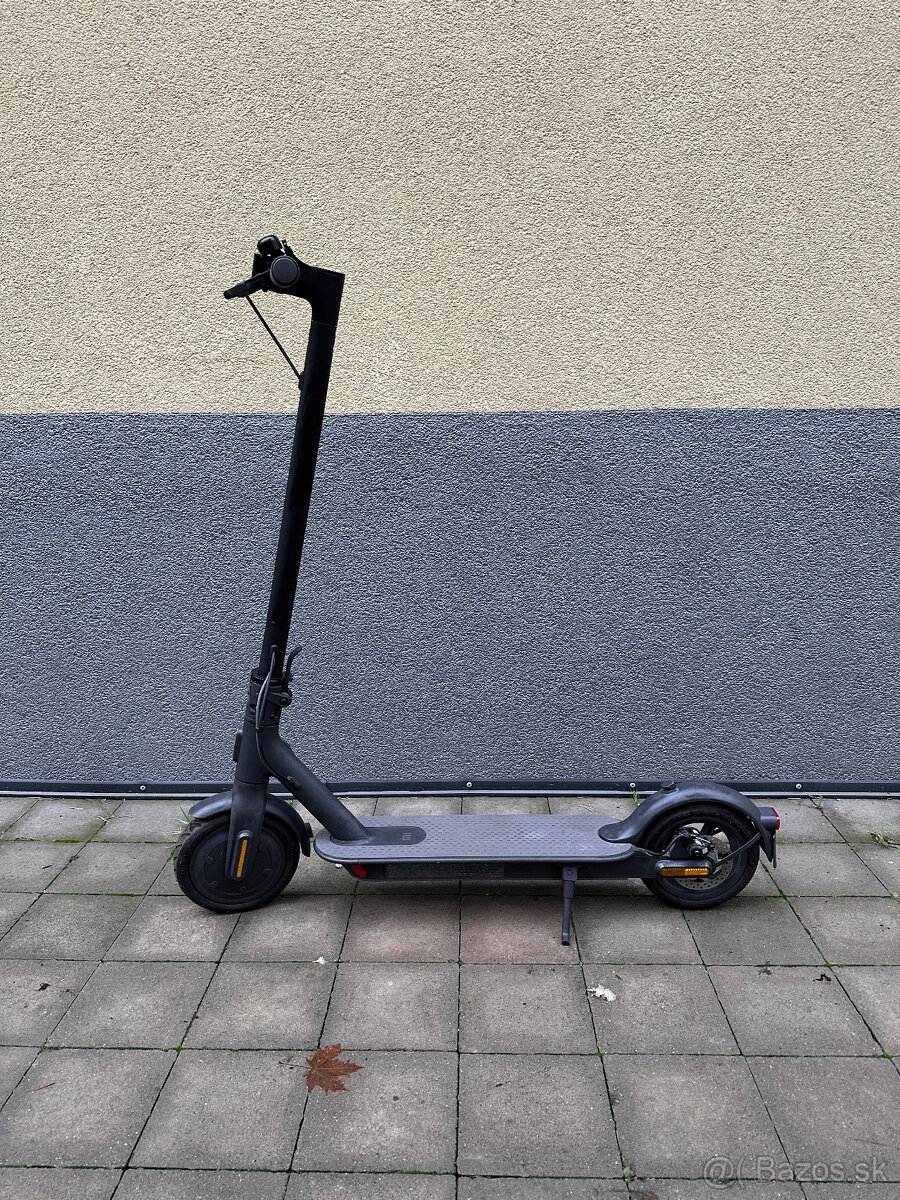 Predam elektricku kolobezku Xiaomi Mi Essential