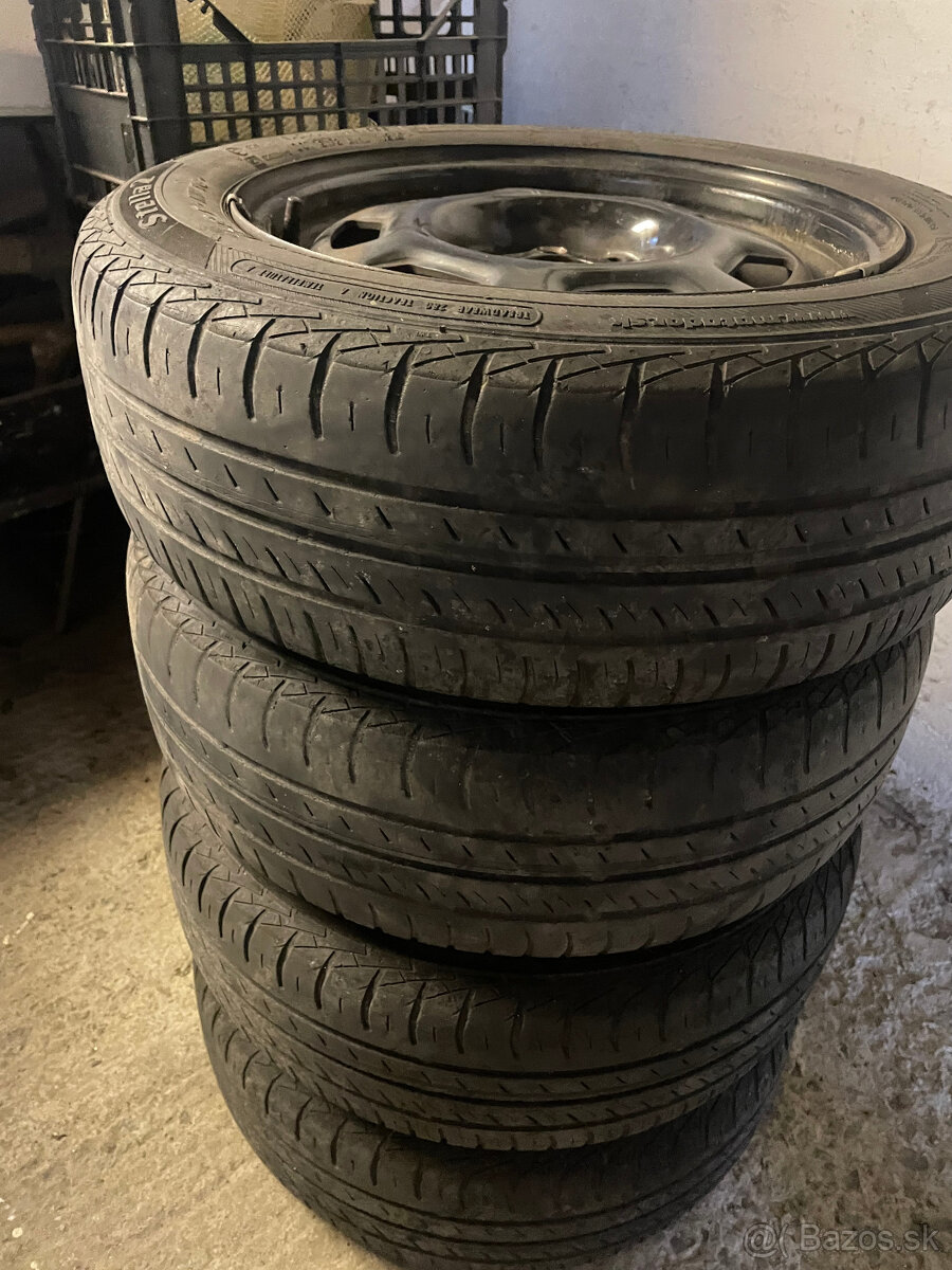 PREDAM KOLESA WOLKSWAGEN POLO CLASSIK 1,6