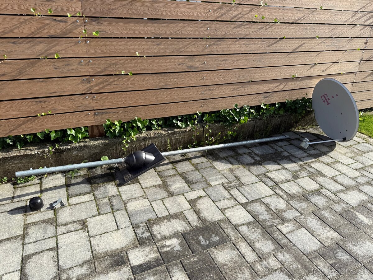 Stelit, 3m konzola tyč, škridla Bramac