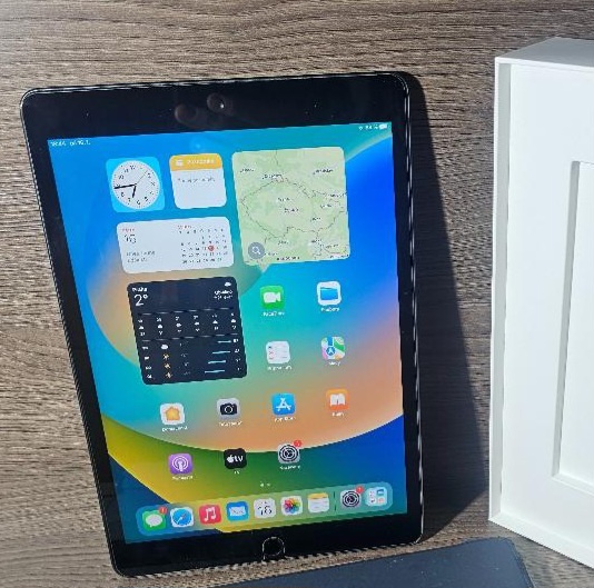 Predam iPad 9 64GB, pero, rok 2023, super stav, krabicka.