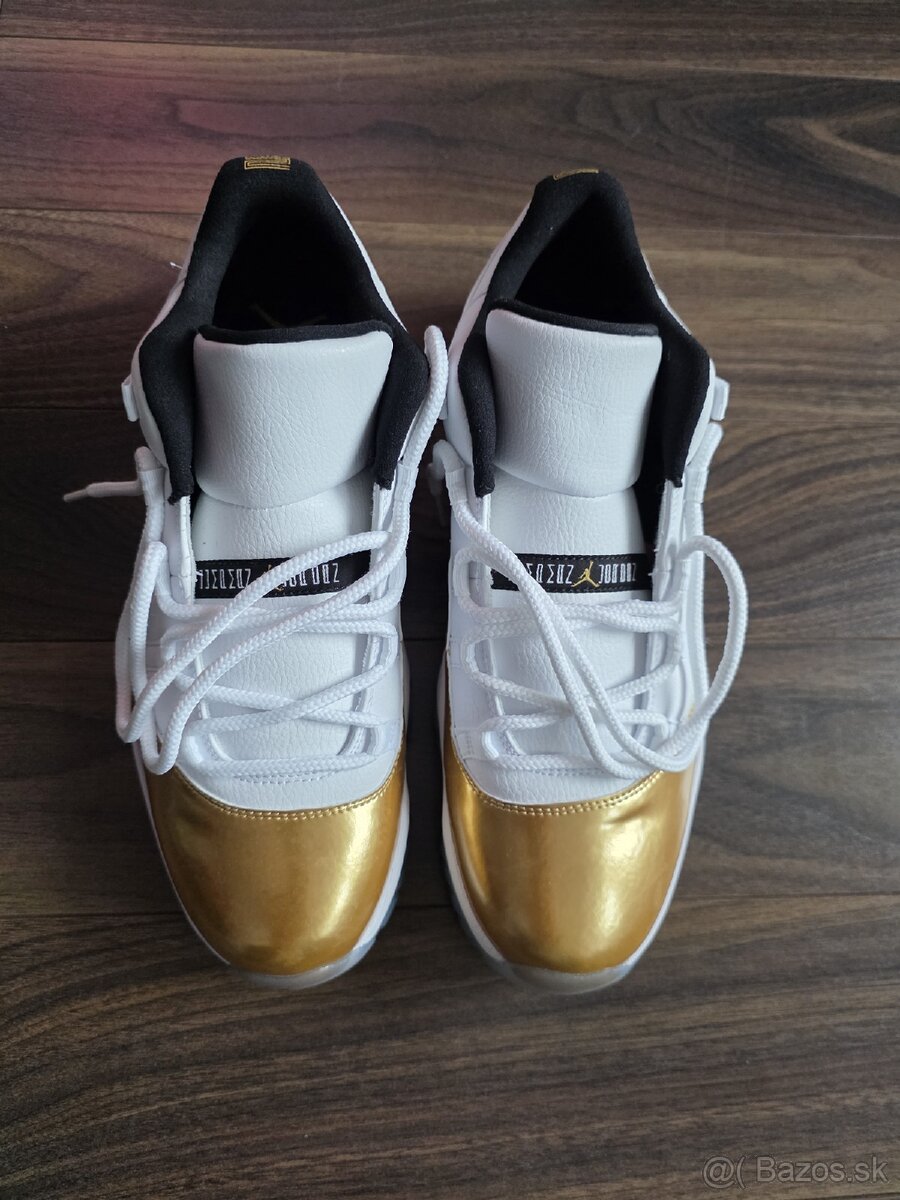 AIR JORDAN 11 RETRO LOW