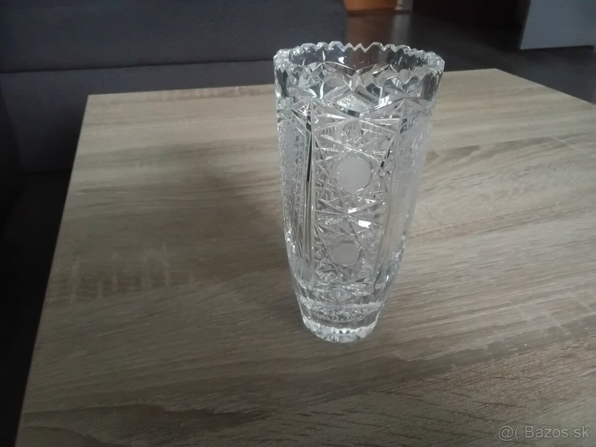 Krištáľová váza.
