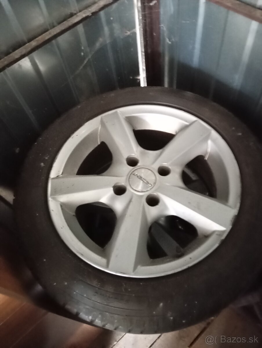 195/55 R15 pneu disky Dezent
