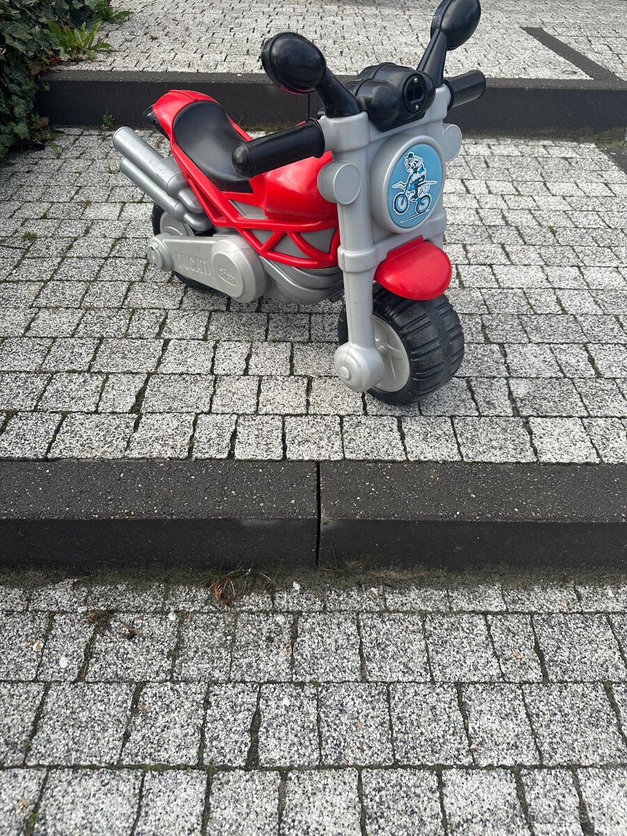 Trojkolka, motorka