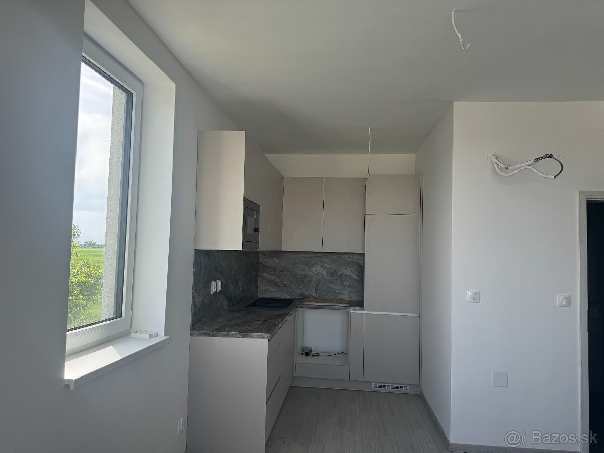 PRENÁJOM 3 izb. bytu Sokolia ul., Miloslavov, 58 m2, 2x park