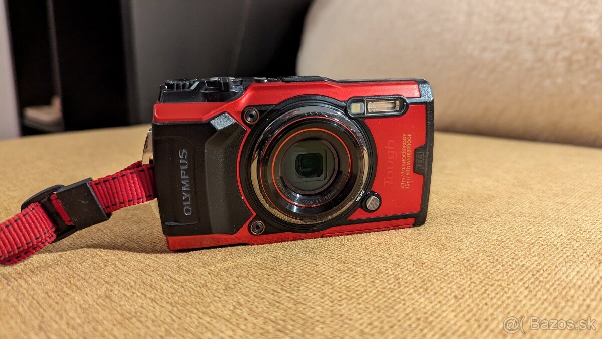 Olympus TG-6 červený