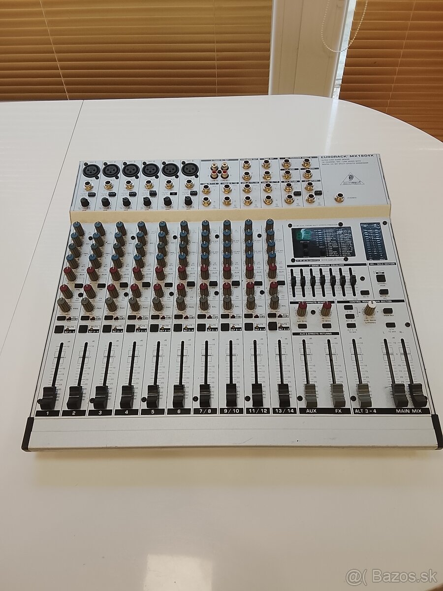 Mix pult Behringer Eurorack MX1804X
