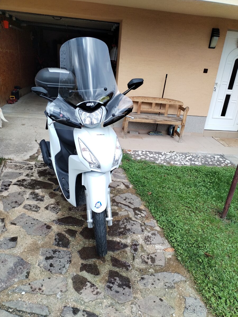 Skúter Honda Vision NSC110MPD