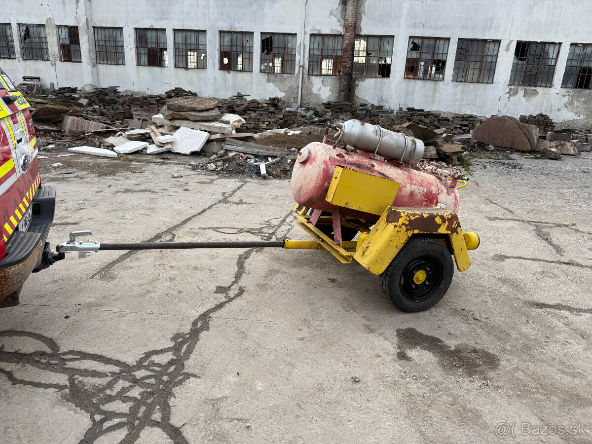 Predám požiarnicky vozík, cisternu