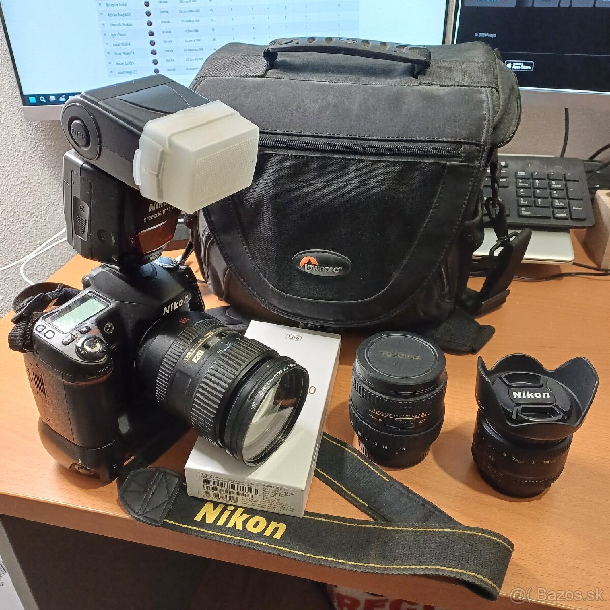 Nikon D80 plus 3 objektivy, Blesk Nikon SB-800 prislusenstvo