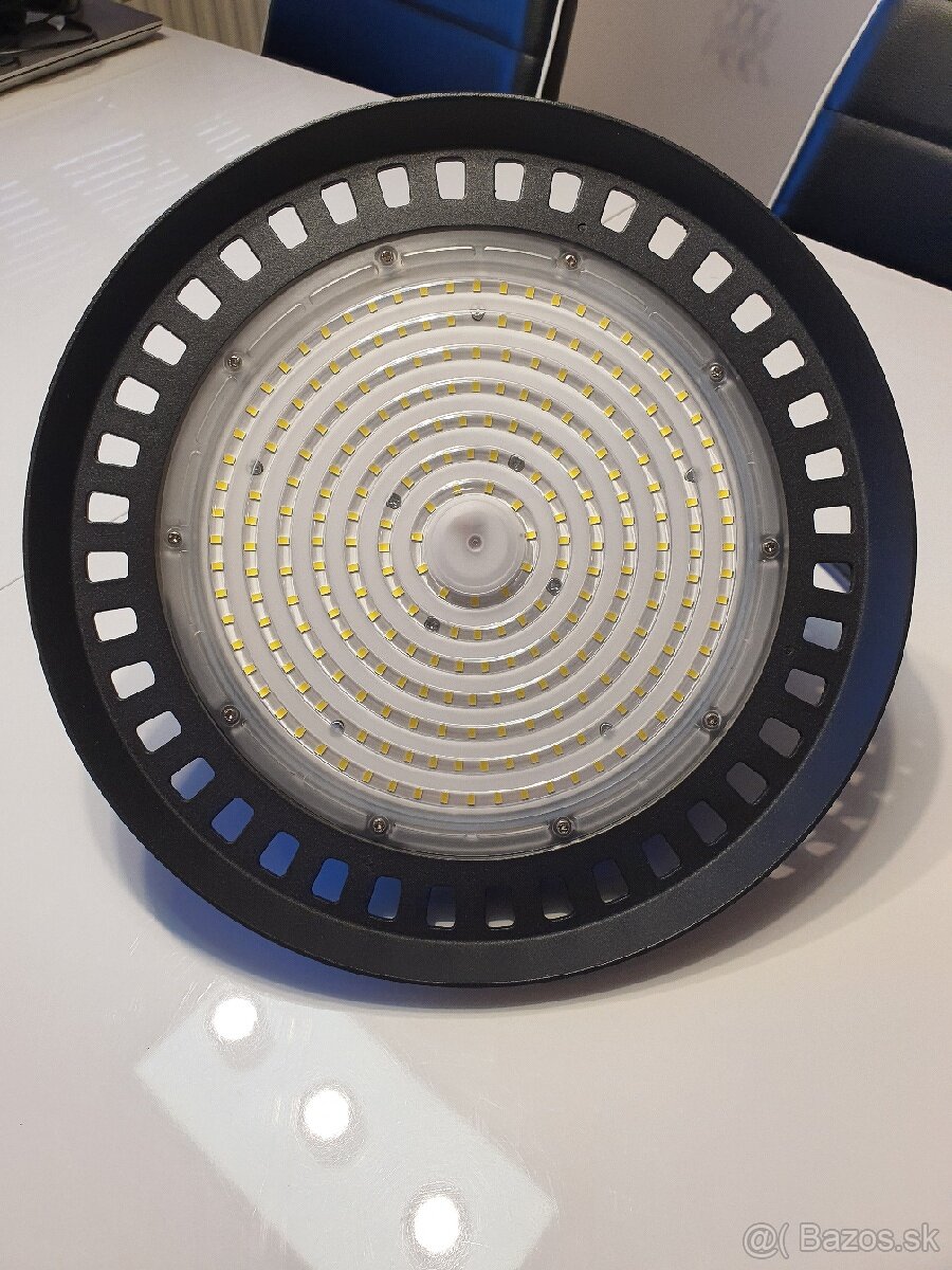 LED svietidlo UFO
