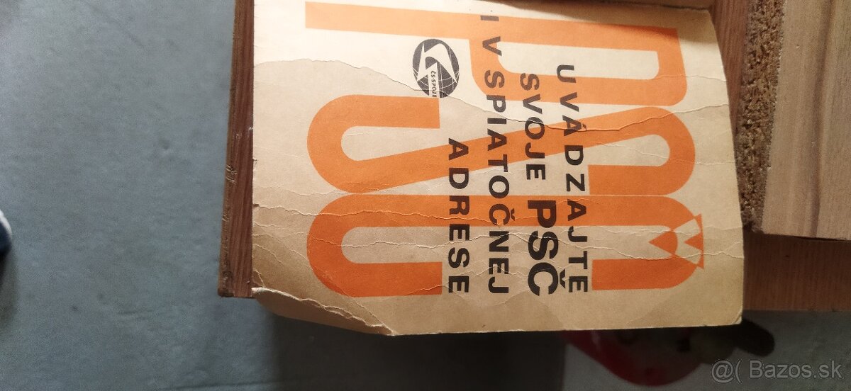 Predám tieto vyznamenania, odznaky a iné.