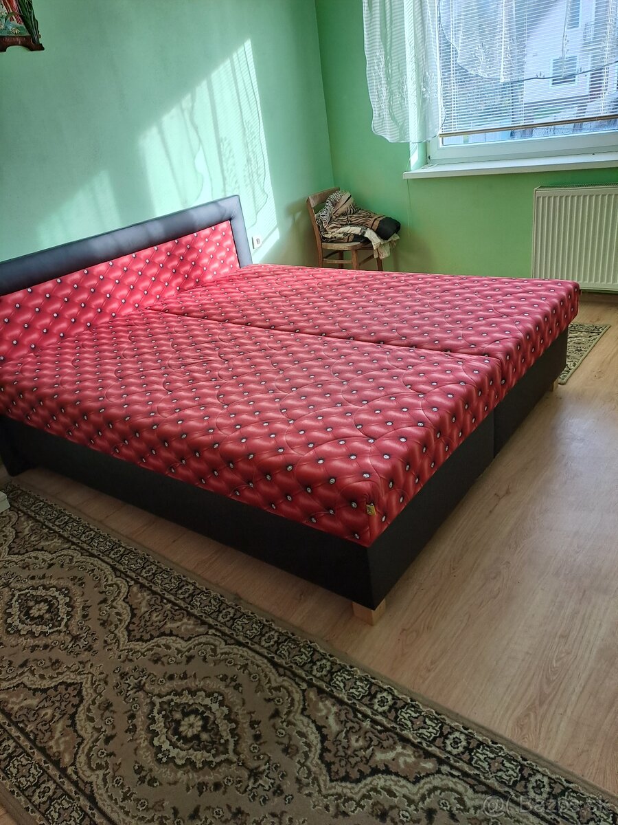 Nová manželskú posteľ