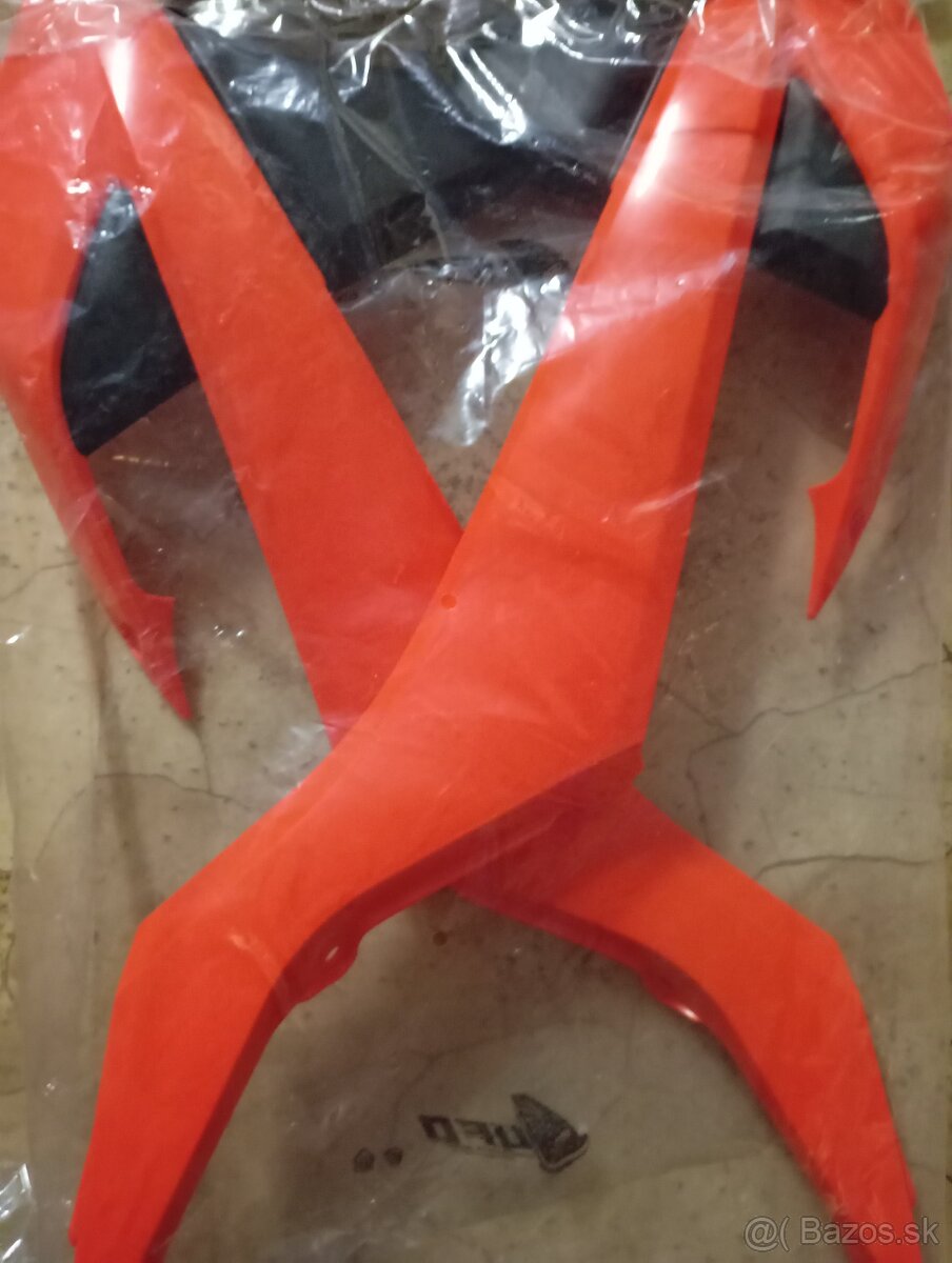 Nové plasty(spojlery)KTM SX65