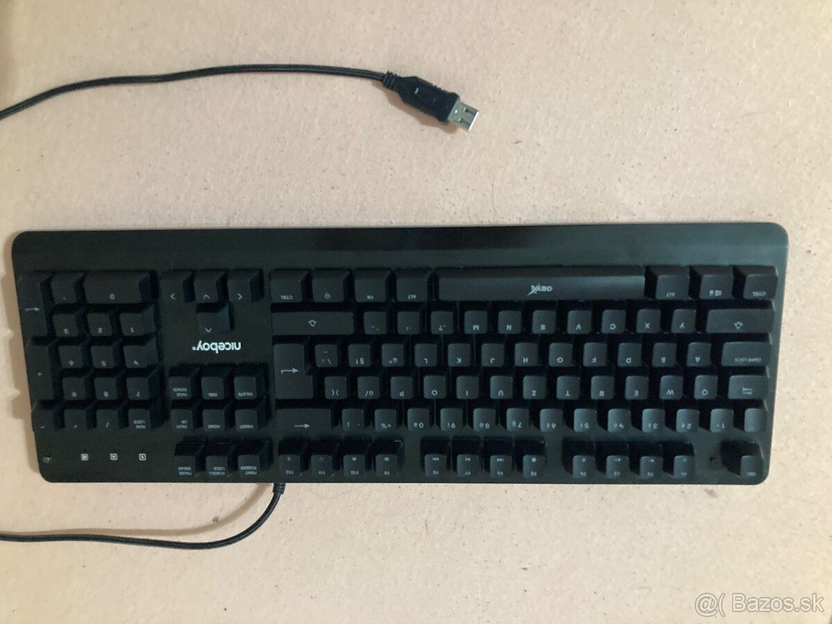 Predávam hernú mechanickú klavesnicu