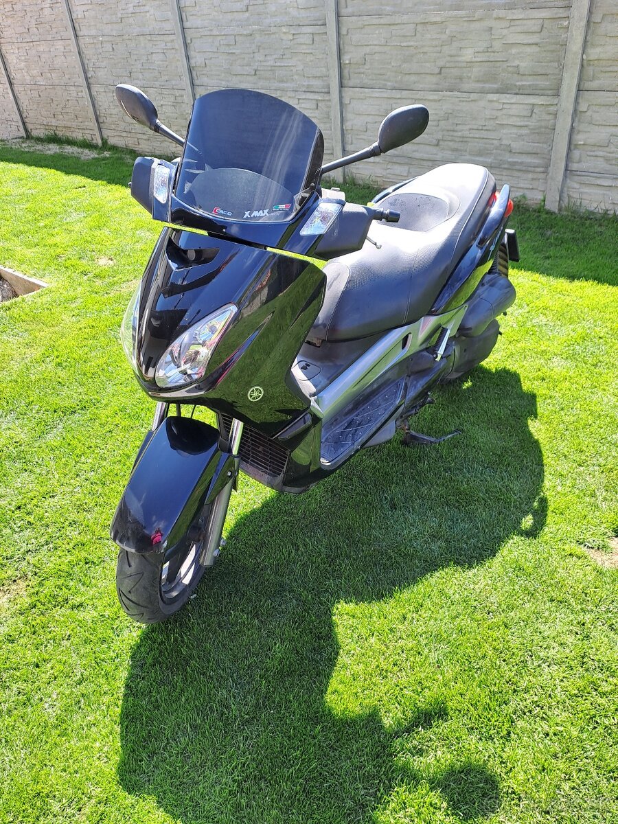 Yamaha x Max125