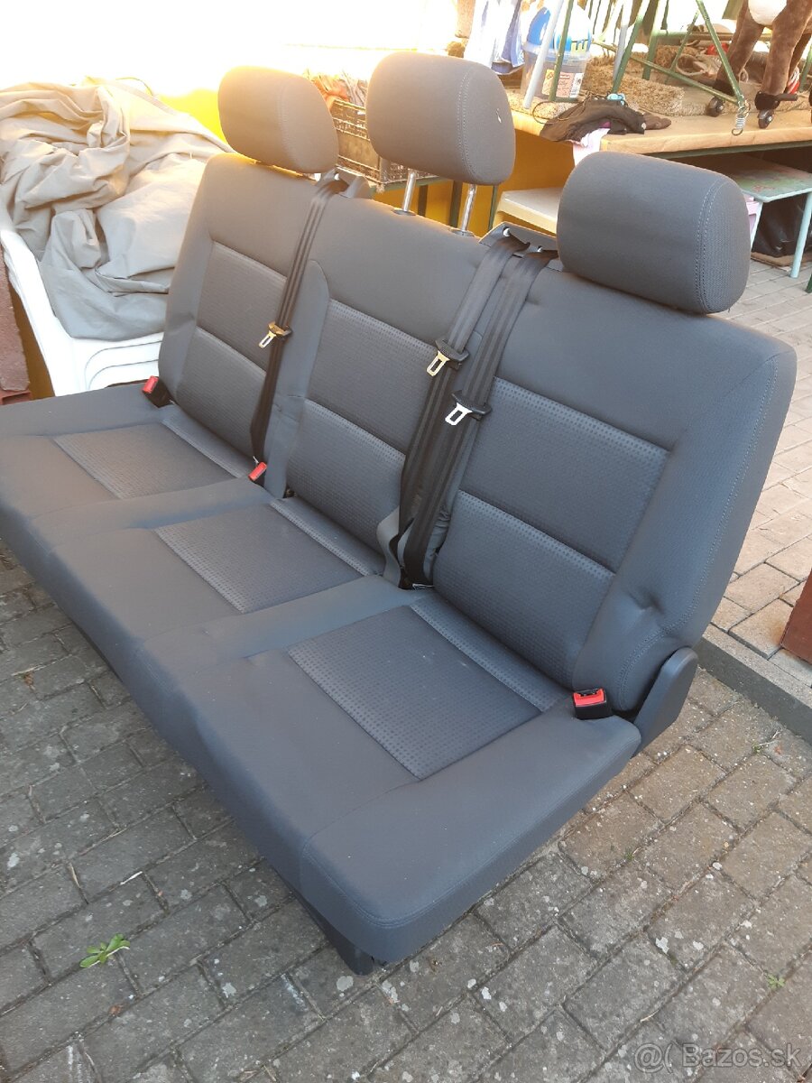 Vw T5 Multivan sedačka.