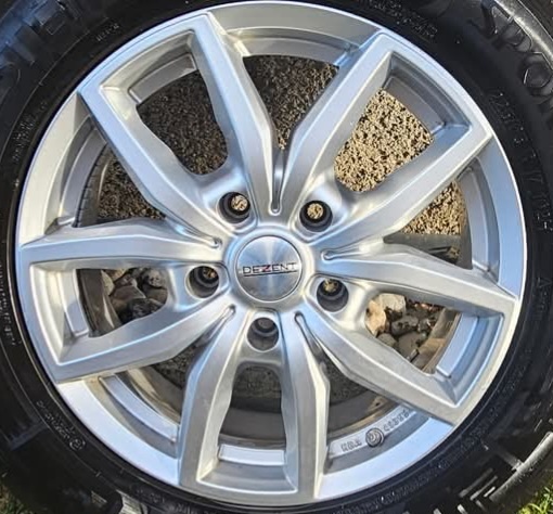 DEZENT R17 - pneu 225/65 / 5X127 Jeep Fiat Freemont Dodge