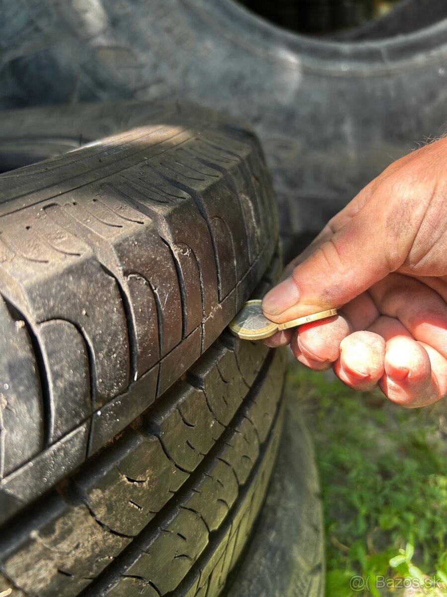 4ks pneumatík na Ford transit 215/65R15C 104 102T