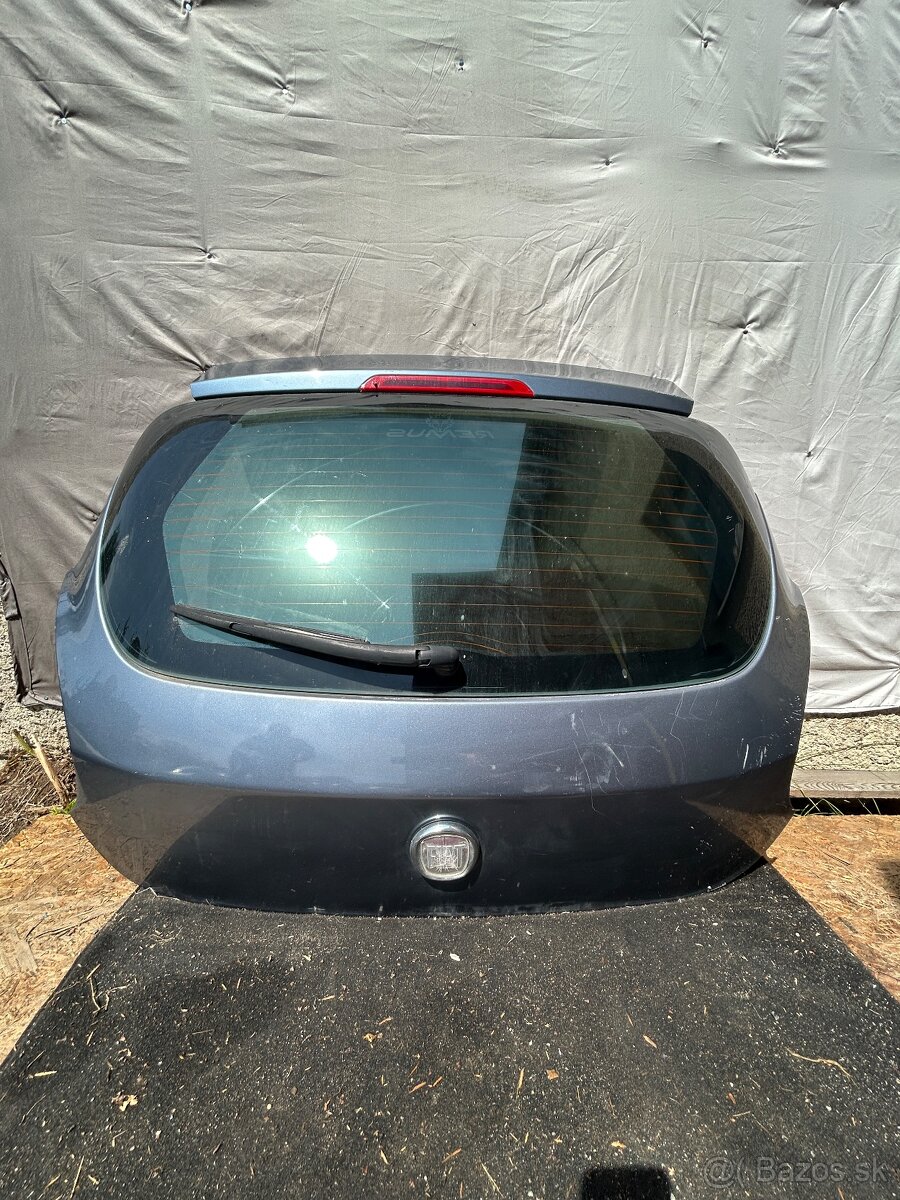 Fiat bravo 2 zadny kufor