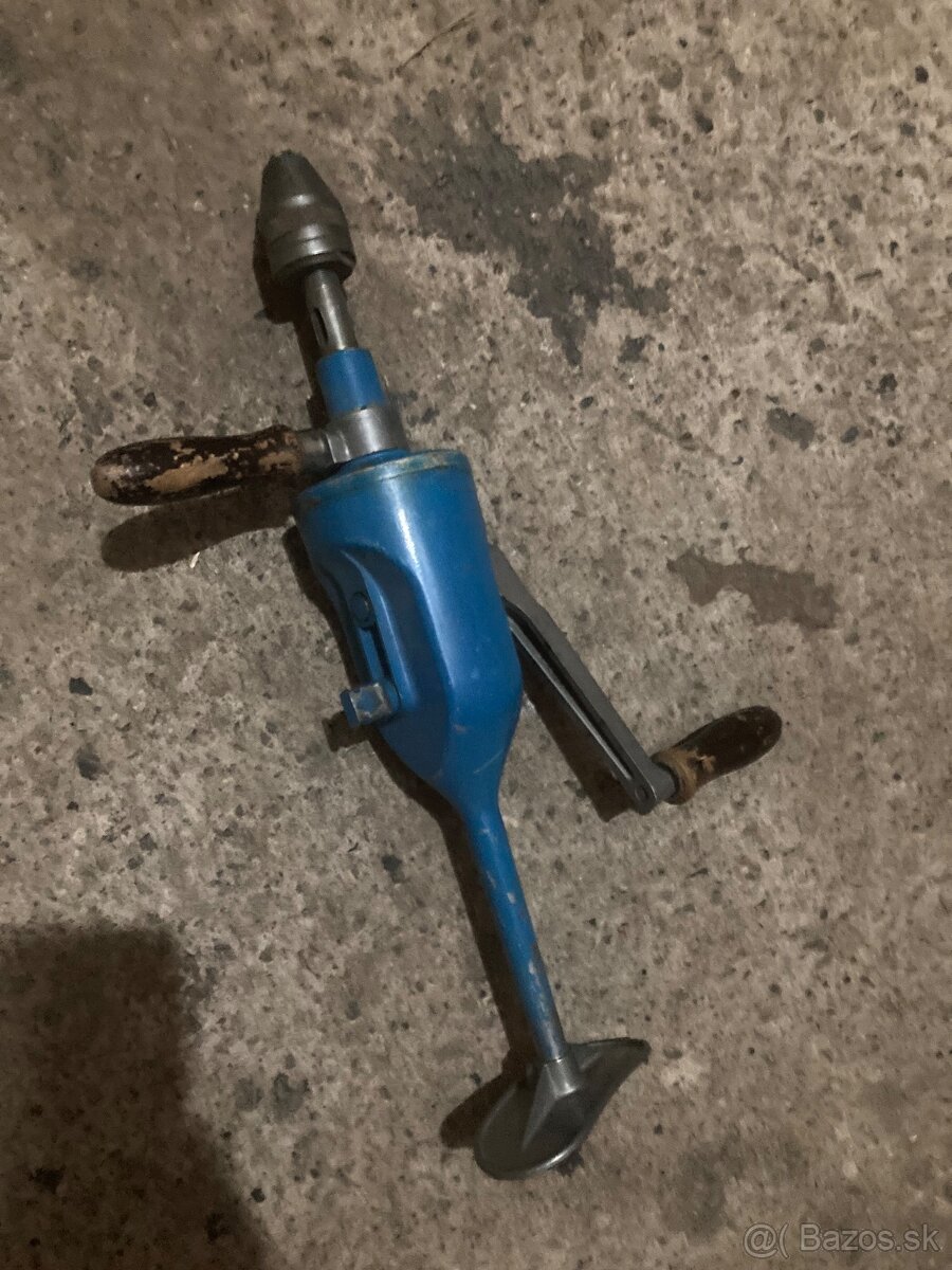 Retro ručná vrtacka