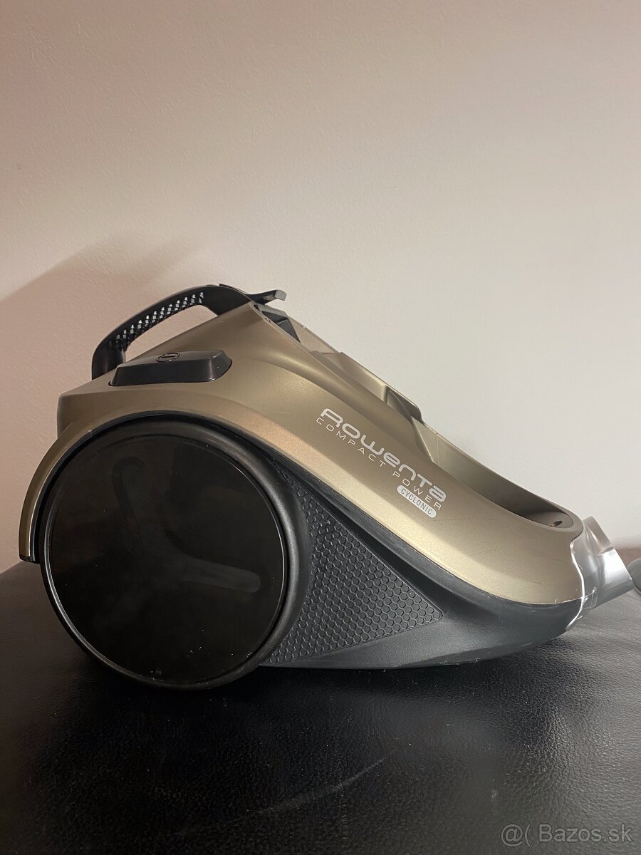 Bezvreckový vysávač Rowenta RO3786EA