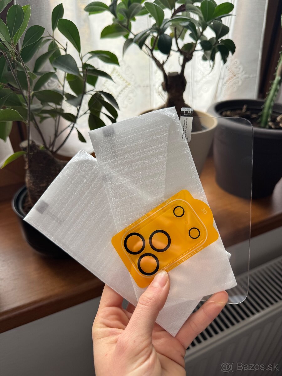 Sklo na iPhone 17Pro