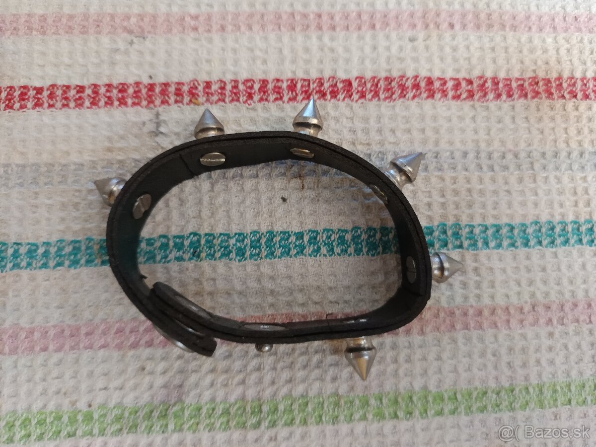 kozeny naramok s cvokmi