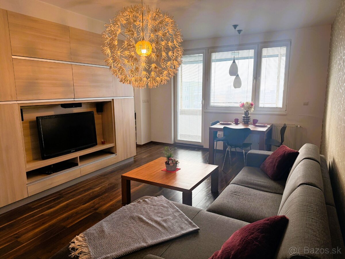 🏡 Moderná dvojgarsónka de luxe s balkónom - Petržalka