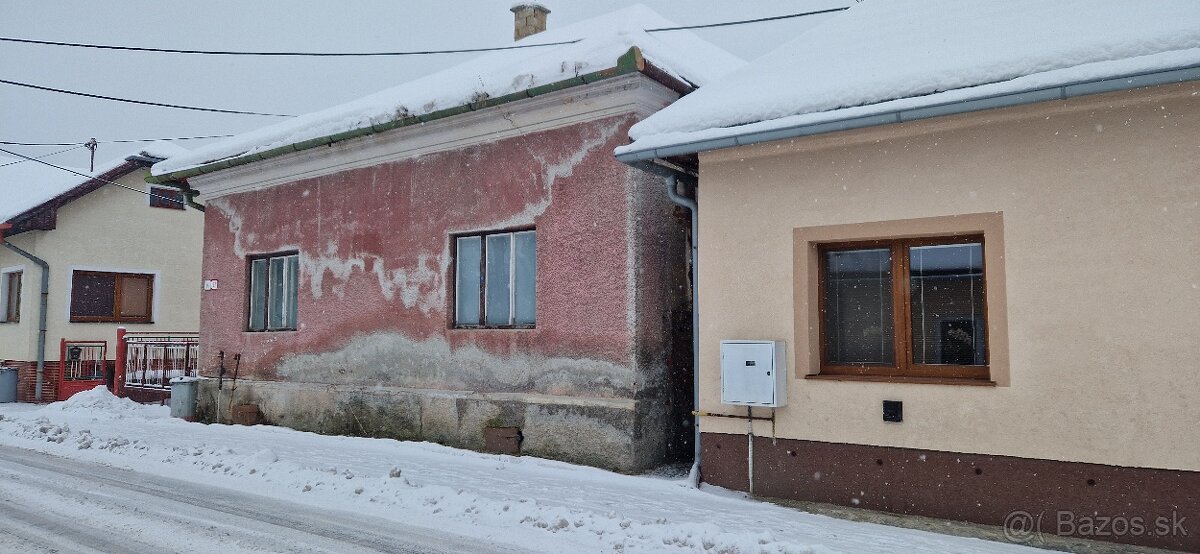 Starší rodinný dom v obci Mošovce. Exkluzívne. 1881m2