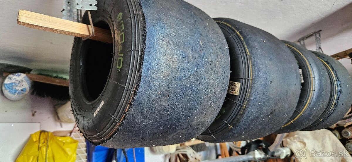 Sada pneu na Motokáru Mojo D5