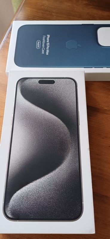 iPhone 15pro max 256gb white