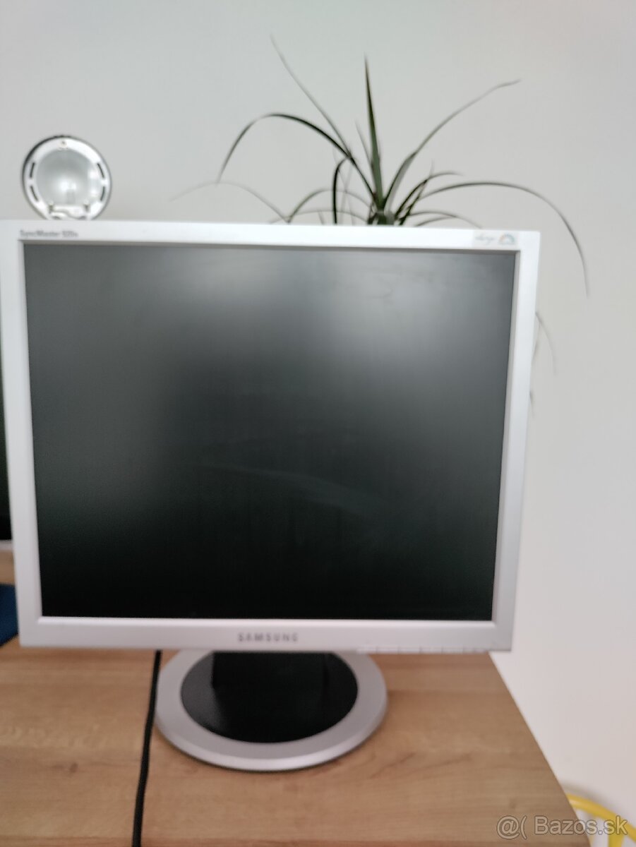 Monitor k pocitacu