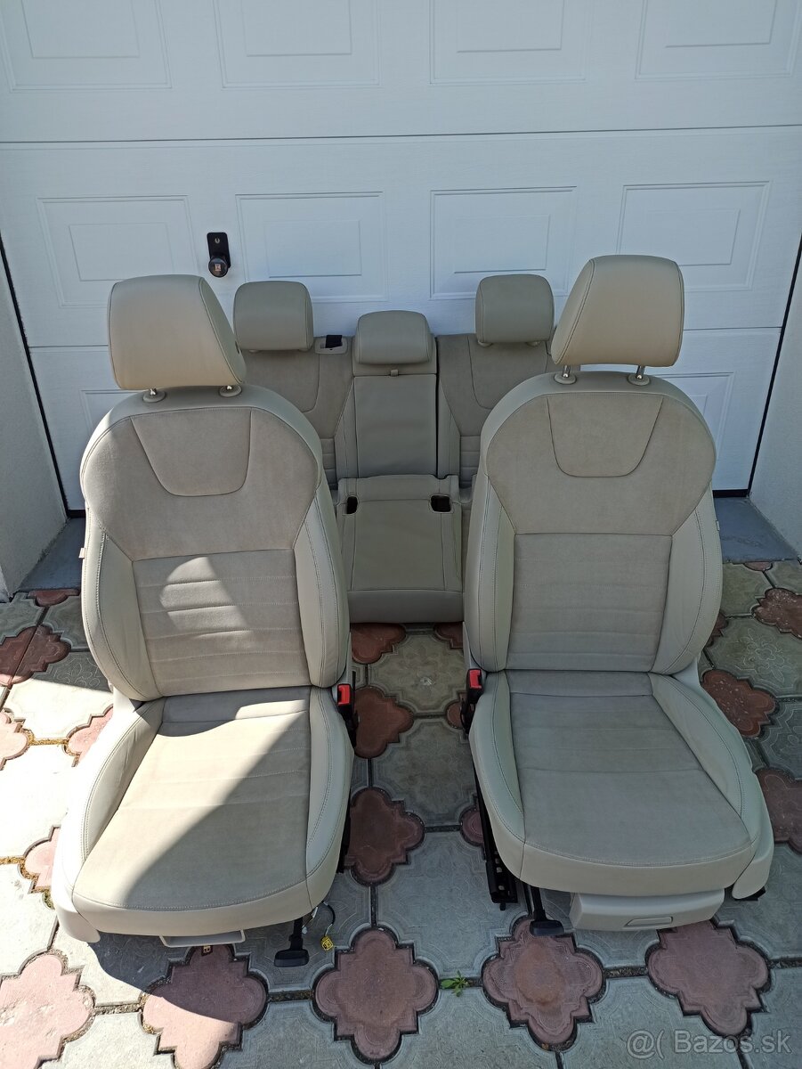 Škoda Octavia 3 Kožené sedačky