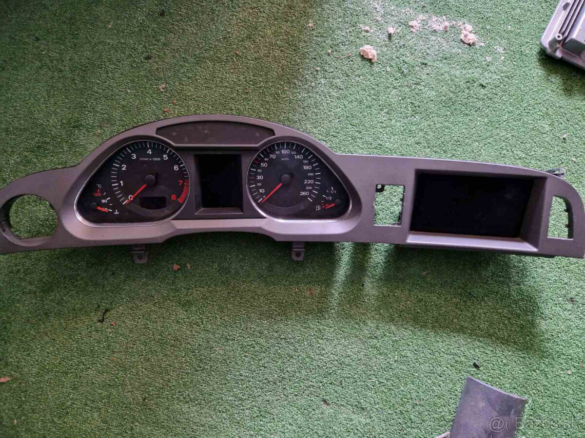 Interiér do Audi a6 c66 4f