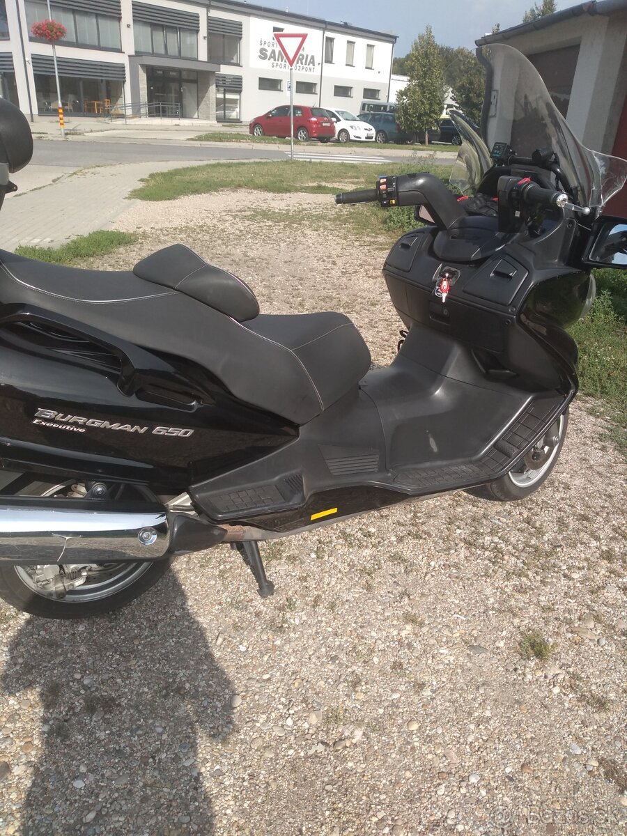 Suzuki burgman an 650 exekutíve