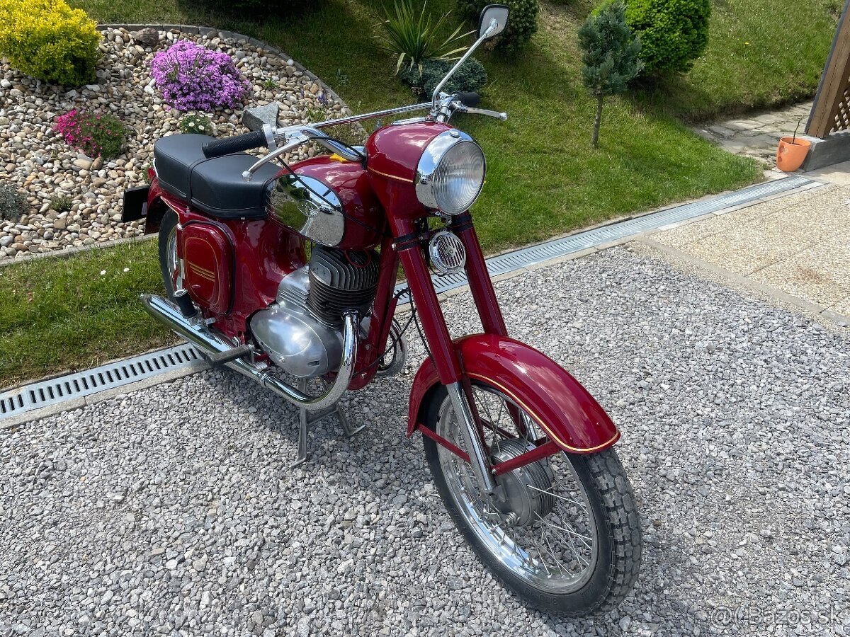 Jawa 250/590 šport