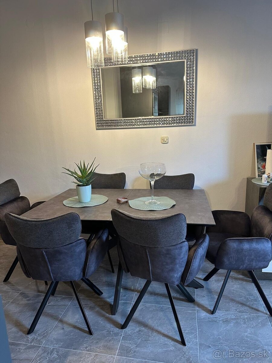 Chorvátsko 3 izbový apartmán 100 m od pláže pri Splite