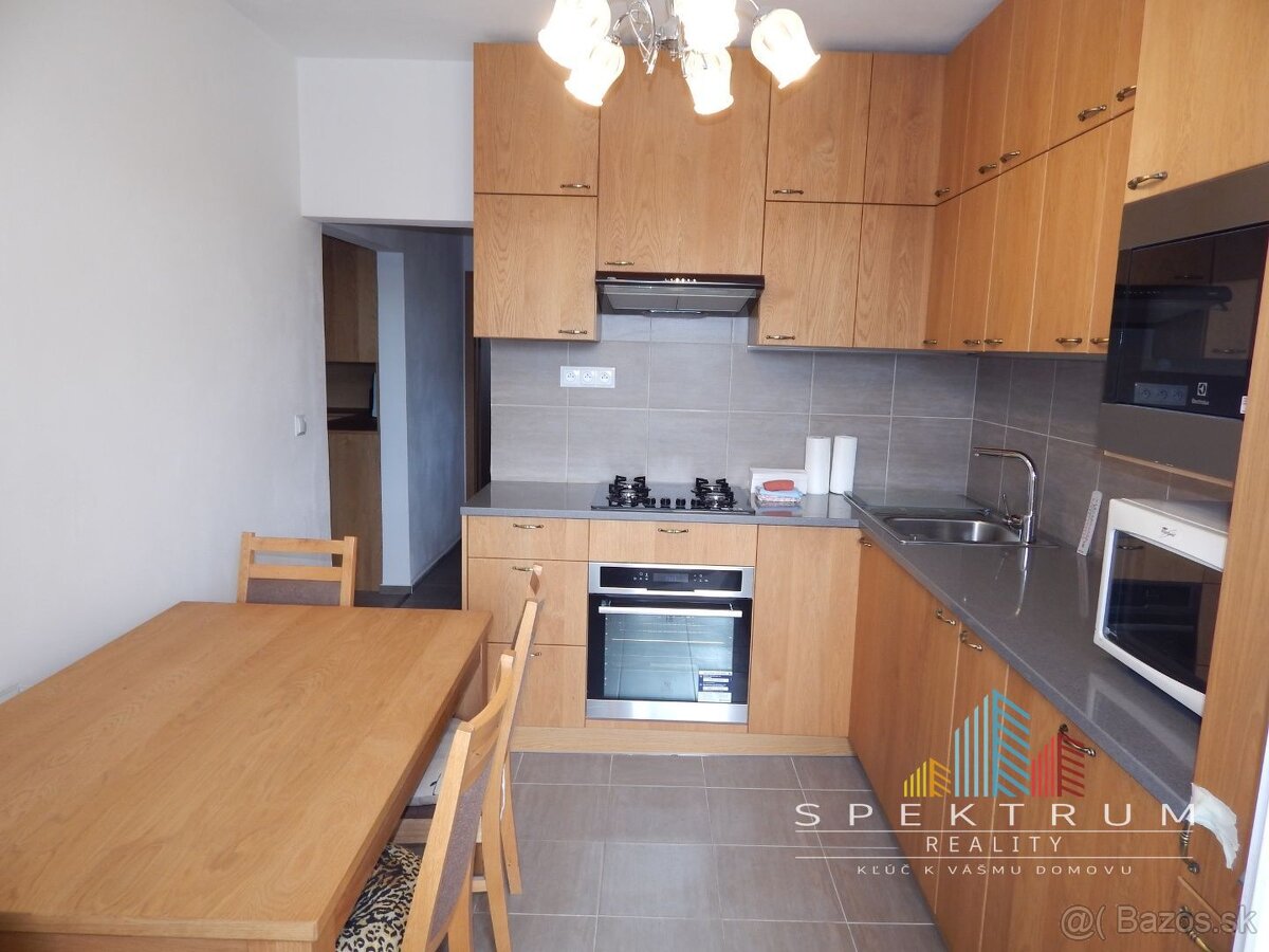 SPEKTRUM REALITY- Na Predaj 3-izbový byt, 72 m2 s loggiou, P
