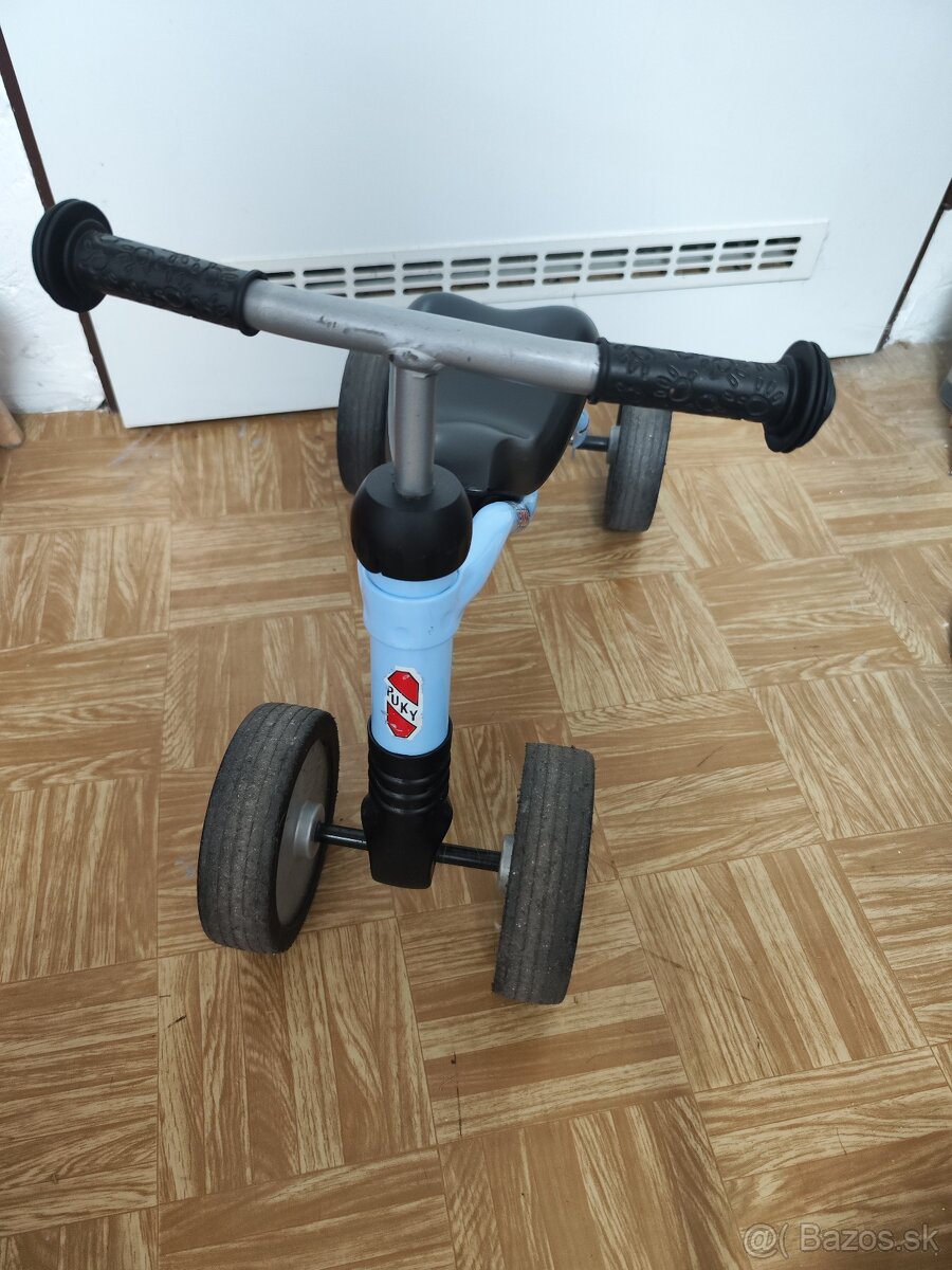 Puki odrážadlo modré