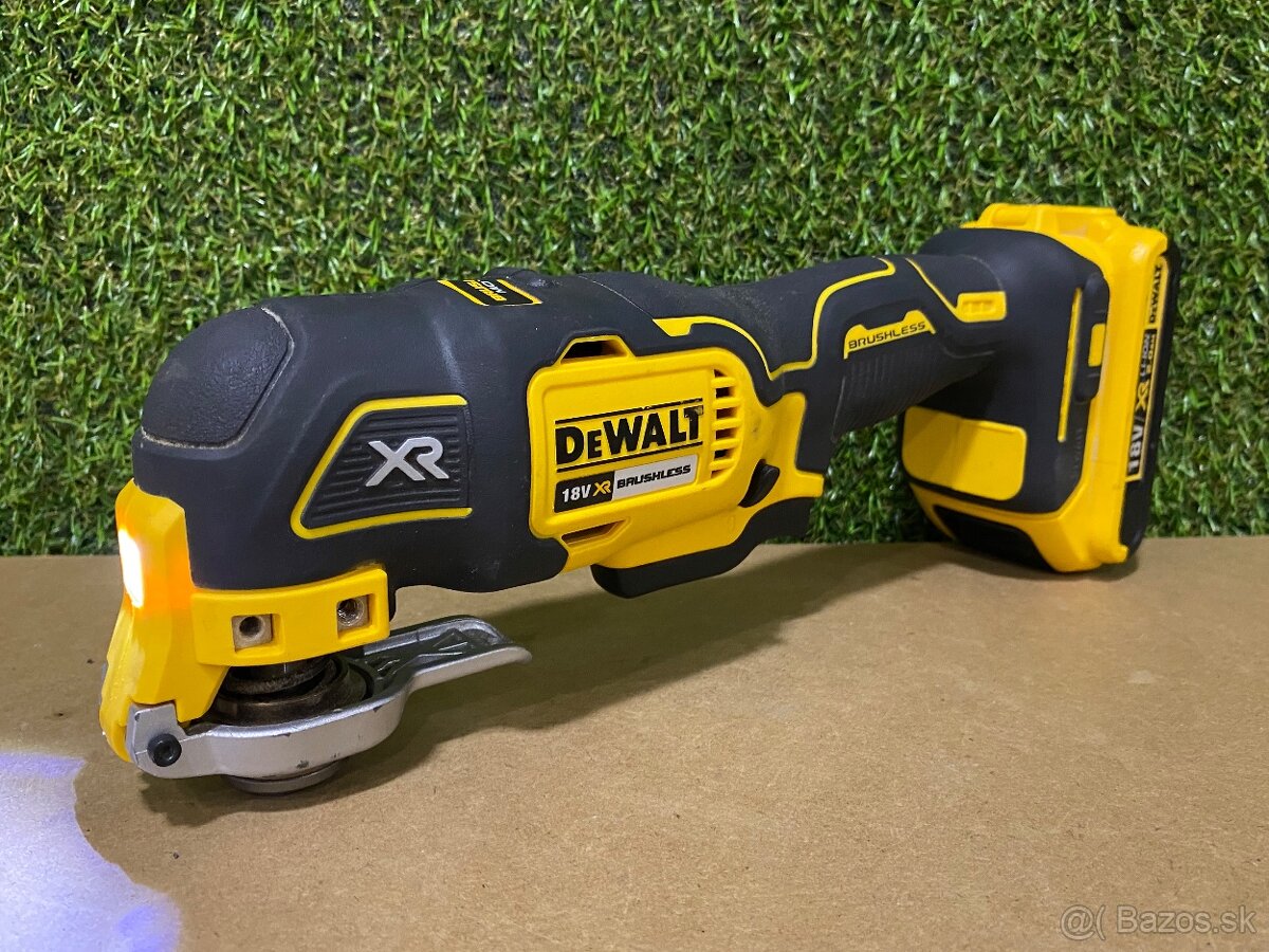 DeWALT DCS355N Aku bezuhlíková oscilačná brúska