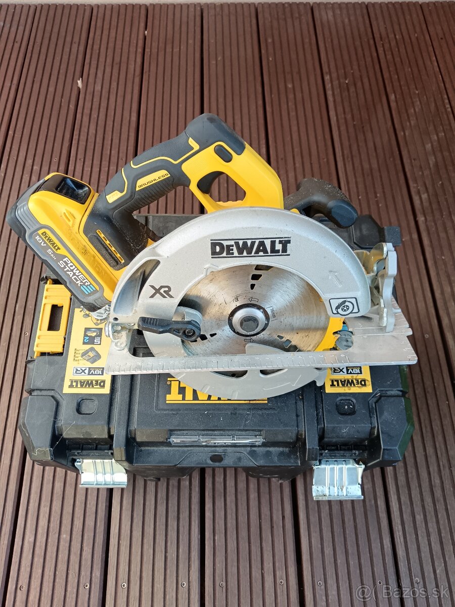 AKU Ručná kotúčová píla DEWALT - TYP DCS570H2T