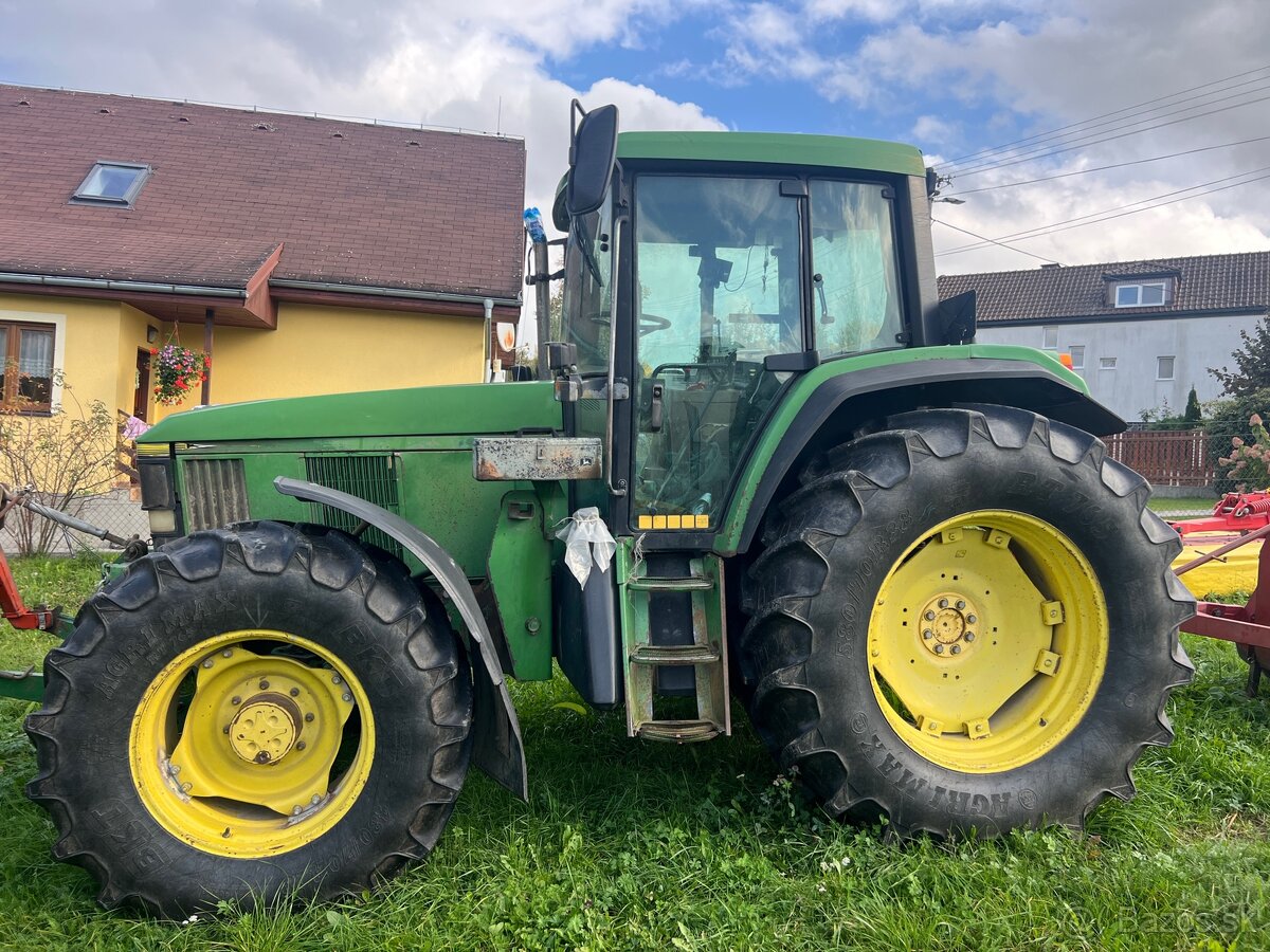 traktor John deere 6800