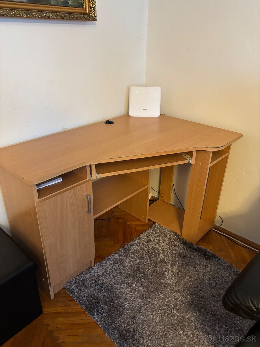 Stôl k PC