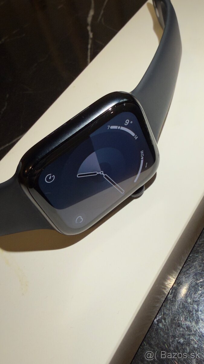 Apple watch SE 40mm model 2020