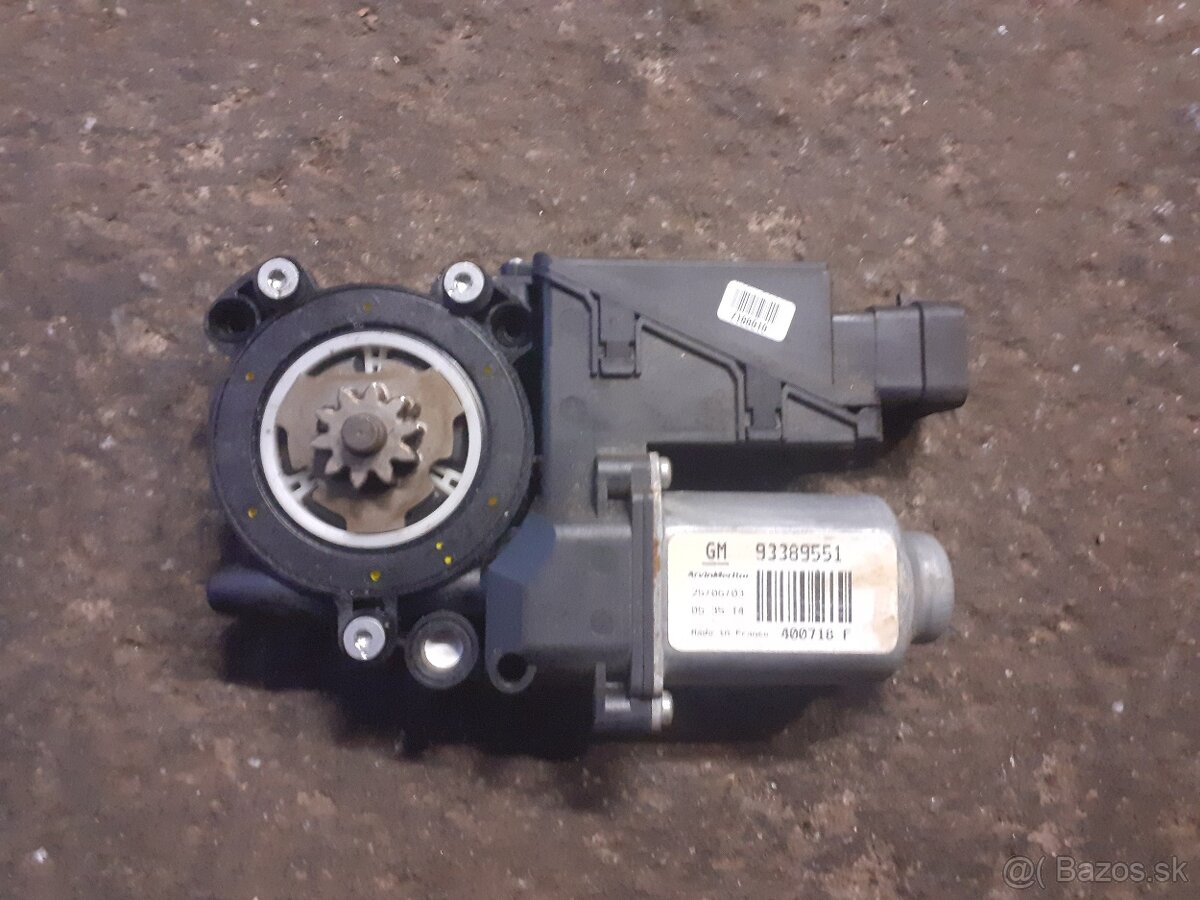 Opel Meriva A motorcek okna L.P.