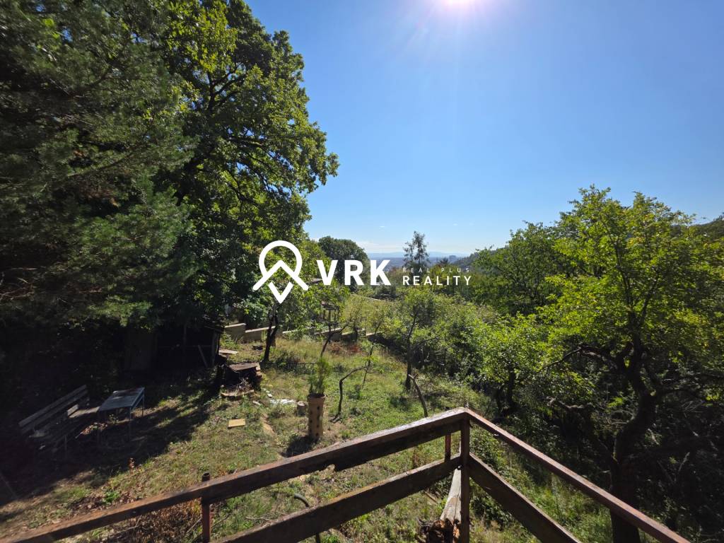 CHATA S VEĽKÝM POZEMKOM, KOŠICE - ČERMEĽ