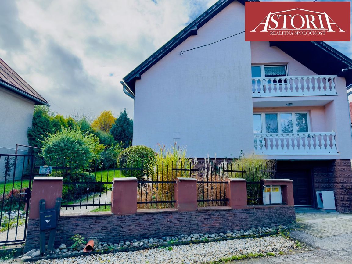 PREDAJ Rodinný dom s nádhernou rekonštrukciou - Podhradie