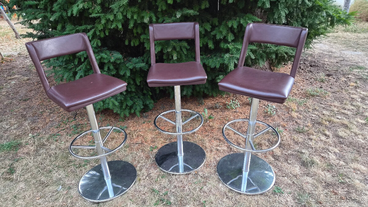 Tri barové stoličky Johanson Design